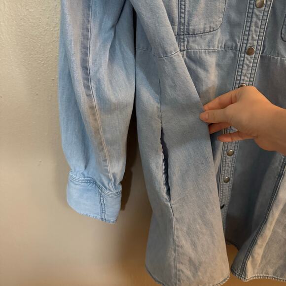 WE THE FREE Sammi Denim Mini Blue Size Medium Casual comfort long sleeve - Picture 5 of 8